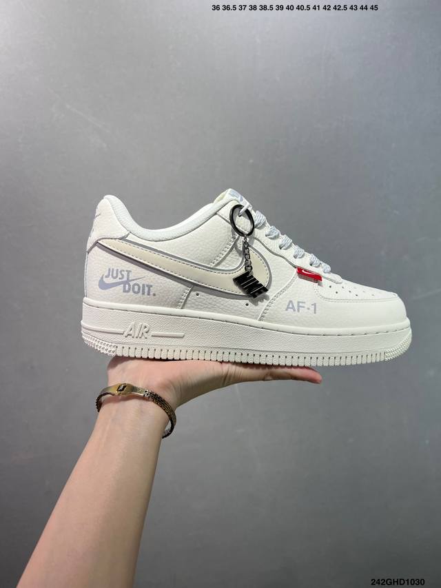 公司级Nike Air Force1 07 Low 定制空军 #原楦头原纸板 打造纯正空军版型 #专注外贸渠道 全掌内置蜂窝气垫 #原盒配件 原厂中底钢印、拉帮
