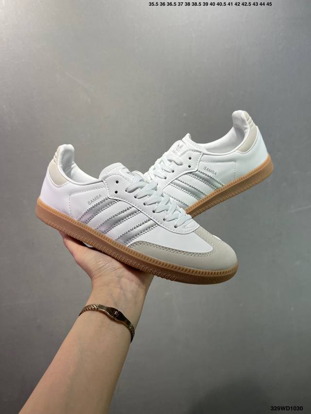 Adidas 阿迪达斯 男女鞋半码制，采用磨砂牛剖革鞋面材质，外置橡胶大底带你回味最原始的永远经典，阿迪达斯 三叶草Adidas Originals Samba