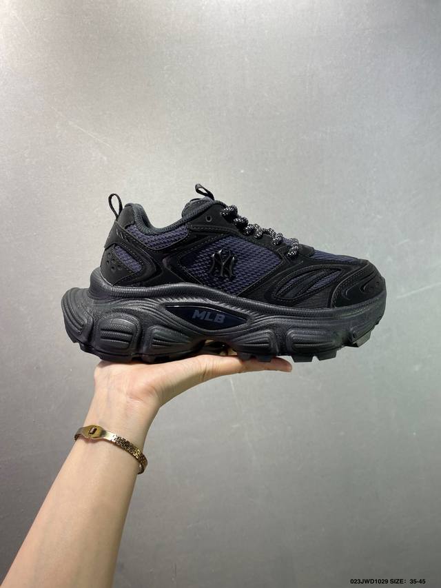 公司级Mlb 纽约洋基队 此款在产品设计上，Mlb不仅融合了美国职业棒球大联盟的各当家球队，更结合了棒球运动中的各个元素。 货号：3Ashwd15N-50Pkl