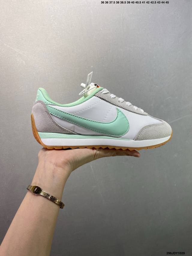 Nike Classic Cortez Leather 秉承元年款经典风格 糅合防水鞋面设计 传统鞋带系统和覆面设计增强贴合感 提升耐久性 彰显经典风格 Eva