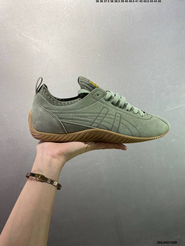 Onitsuka Tiger鬼冢虎 Sclaw 经典舒适 生活休闲鞋 时尚品牌Onitsukatiger鬼塚虎不断呈献富于现代气息的系列单品，巧妙结合经典传承与