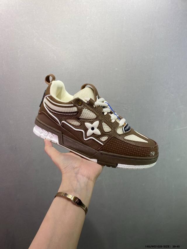 公司级路易威登 Louis Vuitton Lv路易威登板鞋 新款 Lv Trainer最新配色运动鞋 L家 篮球鞋风格运动鞋 该鞋由艺术总监 Virgil A