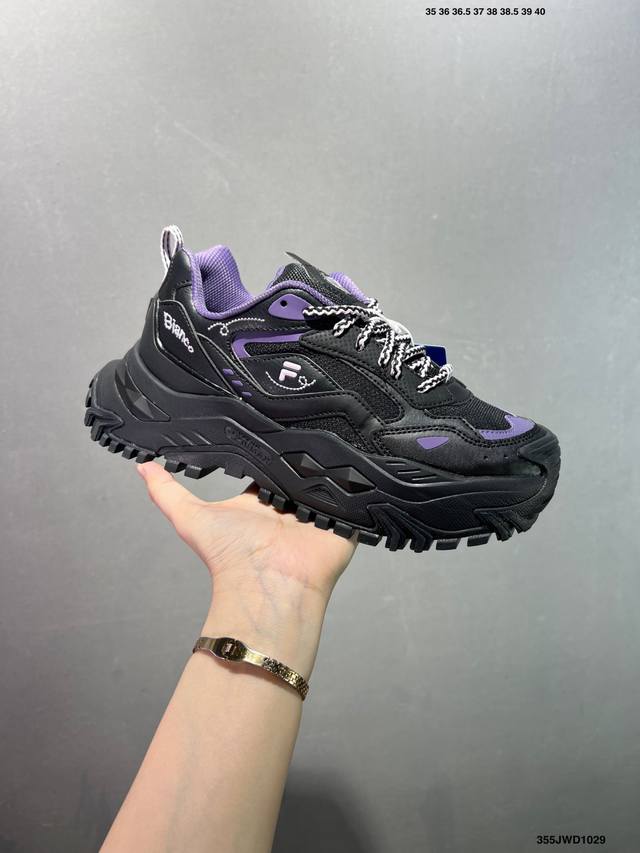 公司级Fila斐乐 潮流舒适百搭耐磨 低帮厚底增高老爹鞋 货号:T12W511519Fqs 尺码:35.5 36 36.5 37.5 38 38.5 39 40