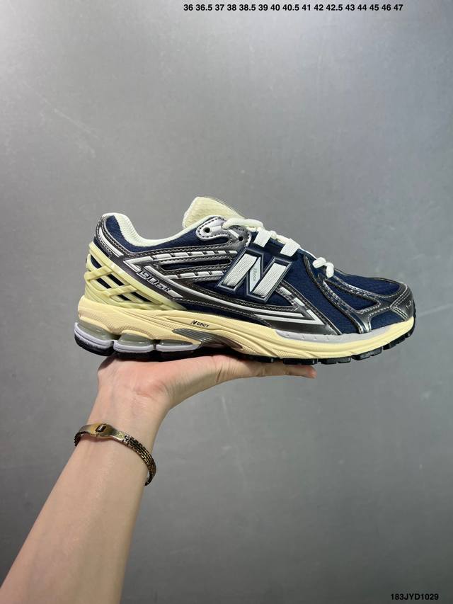 公司级New Balance M1906系列复古单品宝藏老爹鞋款 公司级版本复古元素叠加 质感超级棒 楦版型材料细节做工精细 作为Nb最经典的档案鞋型之一 与