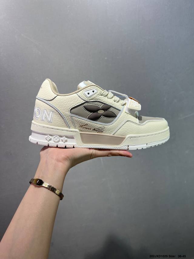 公司级路易威登 Louis Vuitton Lv路易威登板鞋 新款 Lv Trainer最新配色运动鞋 L家 篮球鞋风格运动鞋 该鞋由艺术总监 Virgil A