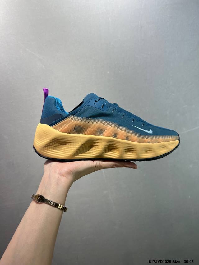 公司级Hyein Seo X Nike Ava Rover Ava Rover 联名鞋 该鞋款采用流线型轮廓设计，鞋面结合 Tpu 网格支撑结构，中底搭载 Re