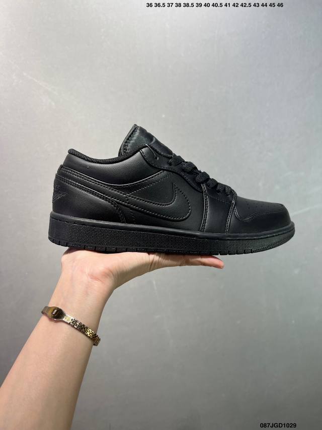 Air Jordan 1 Low Se Aj1低帮系列篮球鞋 官方同步配色 原装级产物 #拒绝公底 立体鞋型 细节完美 高清洁度 购置公司同步原材料 原汁原味
