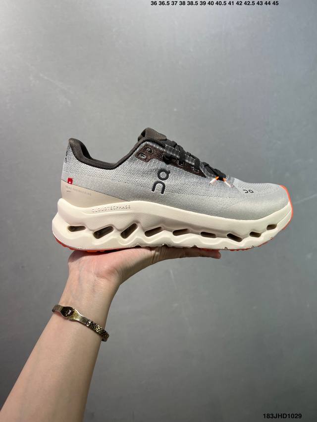 On Cloudzone 昂跑舒适百搭防滑耐磨 低帮休闲跑步鞋 昂跑运动品牌 开创于2010年 缓震着陆、强效回弹、轻柔质感的设计构思始终是On研制关键 与此同