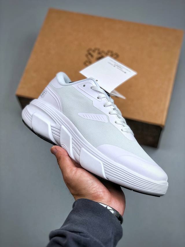 可隆Fe4Dx23-360 Blk 舒适柔软 防水支撑轻便回弹 低帮 徒步鞋 脚感软到像踩云朵 鞋面柔软贴合脚型，走石子路也不硌脚；防滑V黄金大底纹路深似锯齿，