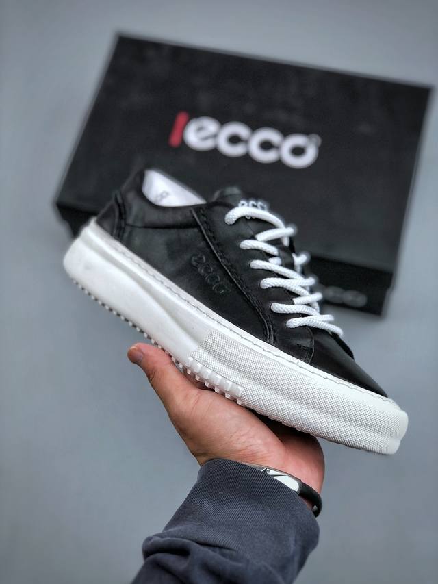 Ecco爱步男士休闲小白鞋 简单耐看清爽版型 百搭休闲板鞋 柔酷7号系列 鞋面采用进口小牛皮+透气头层猪皮内里 时尚个性 出街有型 简约系带设计 可自由调节松紧