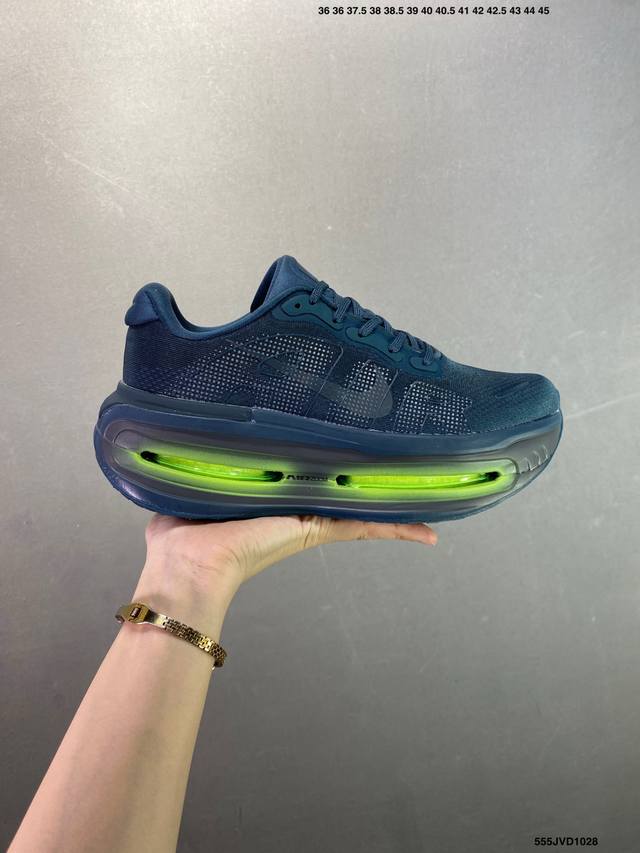 公司级Nike Vomero Premium 耐克 舒适减震防滑 低帮跑步鞋 全掌Reactx泡绵中底 前掌和后跟还配备了Air Zoom气垫单元 据说跑起来更