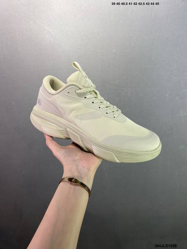 公司级Lufc5Mtk14舒适柔软 防水支撑轻便回弹 低帮 徒步鞋 脚感软到像踩云朵 鞋面柔软贴合脚型，走石子路也不硌脚；防滑V黄金大底纹路深似锯齿，泥地、陡坡