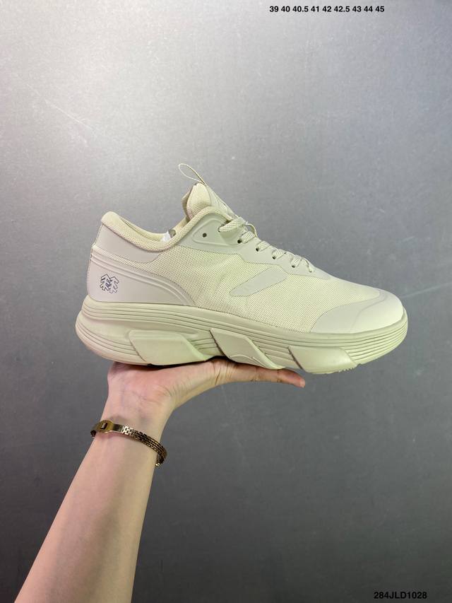 公司级Lufc5Mtk14舒适柔软 防水支撑轻便回弹 低帮 徒步鞋 脚感软到像踩云朵 鞋面柔软贴合脚型，走石子路也不硌脚；防滑V黄金大底纹路深似锯齿，泥地、陡坡