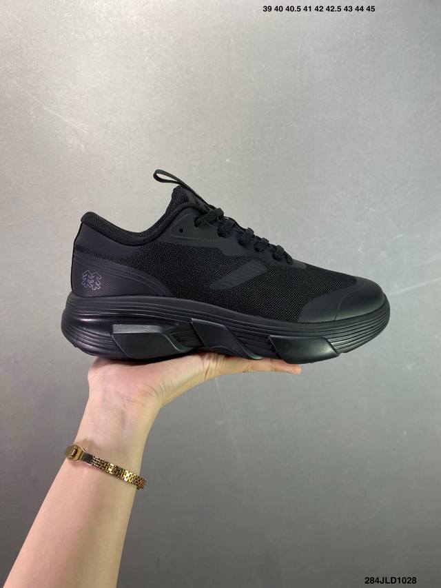 公司级Lufc5Mtk14舒适柔软 防水支撑轻便回弹 低帮 徒步鞋 脚感软到像踩云朵 鞋面柔软贴合脚型，走石子路也不硌脚；防滑V黄金大底纹路深似锯齿，泥地、陡坡