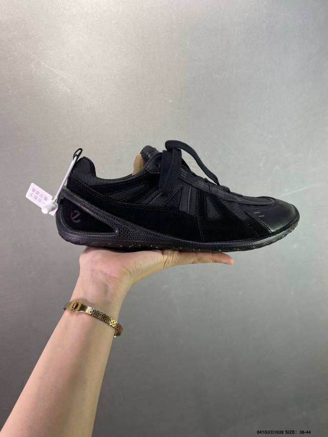 新款Ecco爱步丹麦轻奢品牌零负重系列 明星黄景瑜同款休闲鞋 进口小牛皮面清晰质感、走线工整、舒适柔软真皮内里、防滑橡胶大底 全套原盒包装 尺码：39-44 I