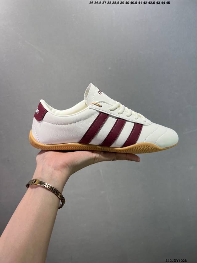 阿迪达斯 Adidaslego 阿迪达 Adidas Neo Grand Court懒蛋蛋联名款小白鞋 男女休闲低帮运动板鞋运动休闲鞋，一款经典而简洁的运动鞋。