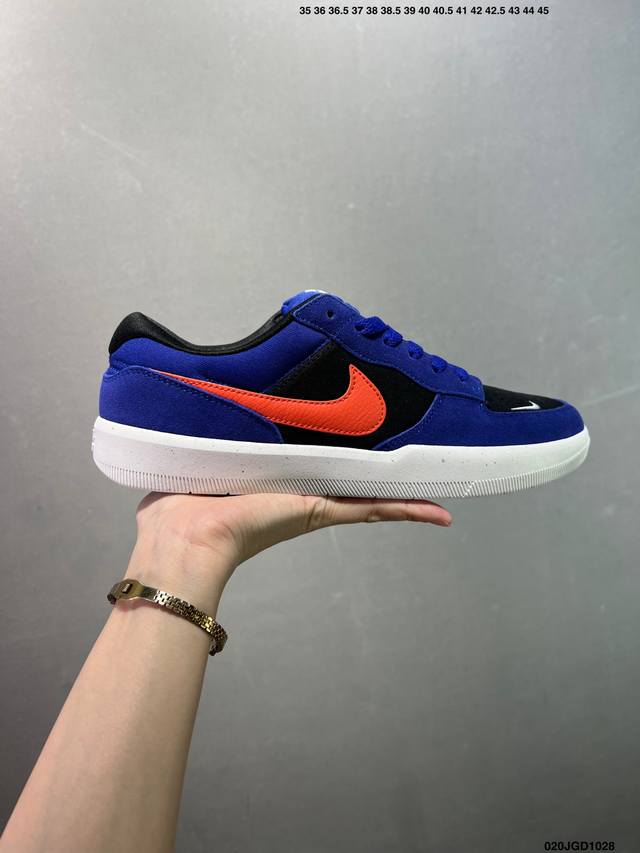 Nike Sb Force 58 百搭单品 是一款将前沿创新带入街头的单品，它具有硫化杯底，具有出色的耐用性和灵活性。使用帆布和绒面革，在饰面上放置通风口，它自