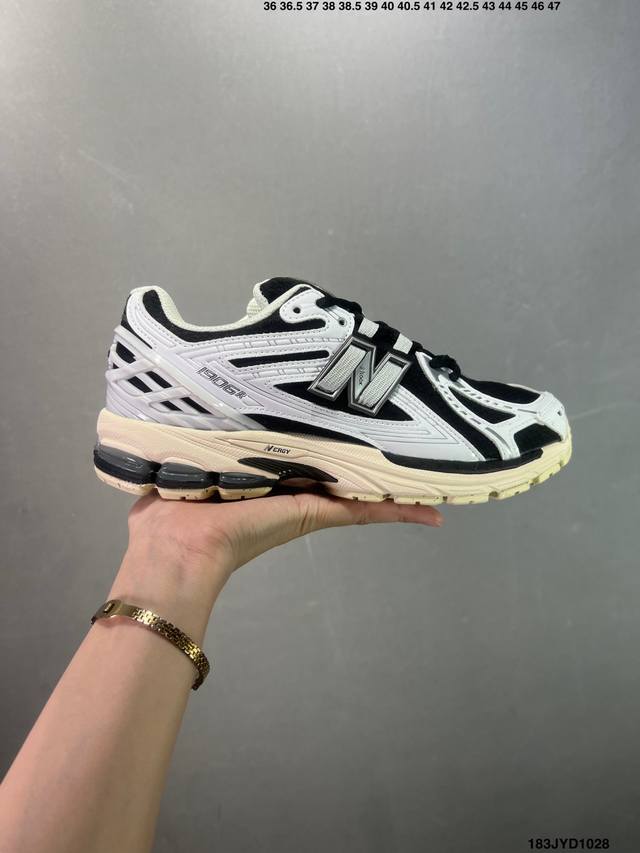 公司级New Balance M1906系列复古单品宝藏老爹鞋款 公司级版本复古元素叠加 质感超级棒 楦版型材料细节做工精细 作为Nb最经典的档案鞋型之一 与
