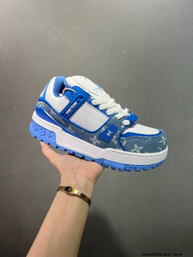 路易威登 Louis Vuitton Lv路易威登板鞋 新款 Lv Trainer最新配色运动鞋 L家 篮球鞋风格运动鞋 该鞋由艺术总监 Virgil Ablo
