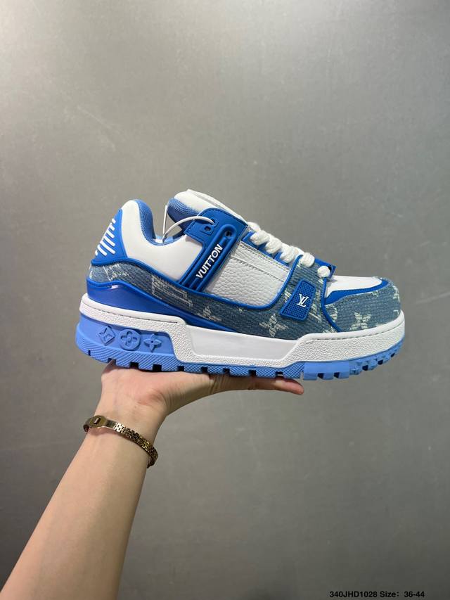 路易威登 Louis Vuitton Lv路易威登板鞋 新款 Lv Trainer最新配色运动鞋 L家 篮球鞋风格运动鞋 该鞋由艺术总监 Virgil Ablo
