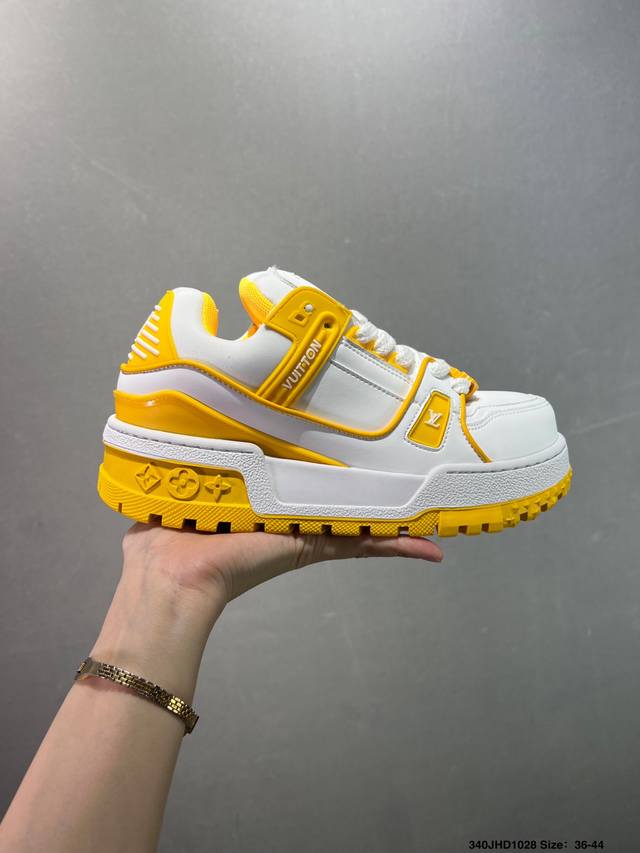 路易威登 Louis Vuitton Lv路易威登板鞋 新款 Lv Trainer最新配色运动鞋 L家 篮球鞋风格运动鞋 该鞋由艺术总监 Virgil Ablo