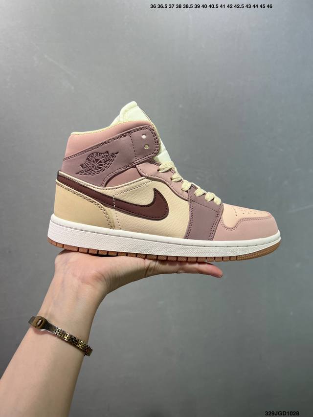 Nike Air Jordan 1 Retro Mid Aj1乔丹一代中帮经典复古文化休闲运动篮球鞋 货号:852542-010 尺码:如图 Id:329Jgd