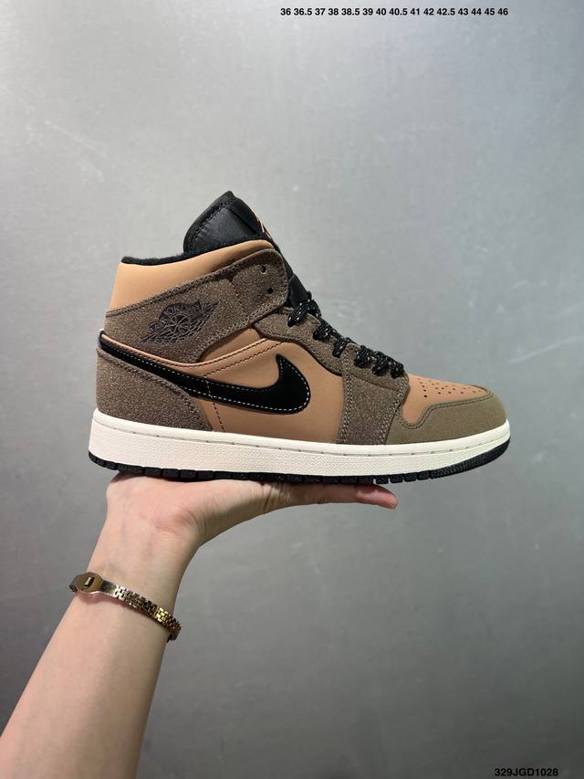 Nike Air Jordan 1 Retro Mid Aj1乔丹一代中帮经典复古文化休闲运动篮球鞋 货号:852542-010 尺码:如图 Id:329Jgd