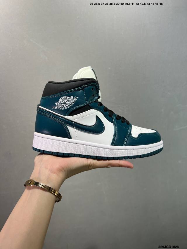 Nike Air Jordan 1 Retro Mid Aj1乔丹一代中帮经典复古文化休闲运动篮球鞋 货号:852542-010 尺码:如图 Id:329Jgd