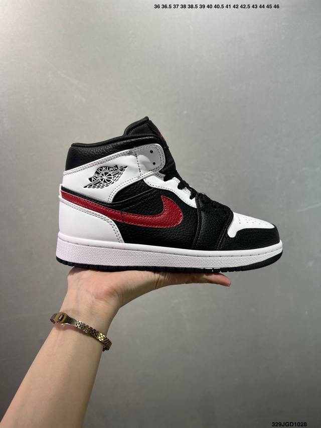 Nike Air Jordan 1 Retro Mid Aj1乔丹一代中帮经典复古文化休闲运动篮球鞋 货号:852542-010 尺码:如图 Id:329Jgd