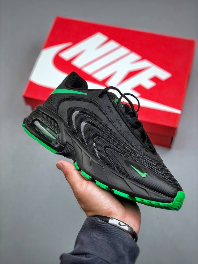 Nike Air Max Fire 潮流百搭气垫生活休闲鞋原鞋原档案数据开发，革新性Air气垫叠加系统，缓震回弹加倍，踩踏如烈焰升腾般澎湃。轻质网布+动态飞线，