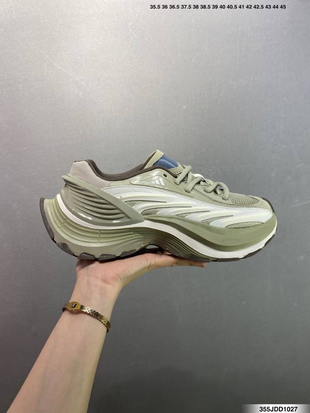 Ad Xlg Mtw系列 舒适百搭防滑耐磨低帮跑步鞋老爹鞋 Js 1 鞋面采用贯穿式银条 完整的线条流畅度带来充分的视觉享受 鞋舌若隐若现的Logo充满神秘感