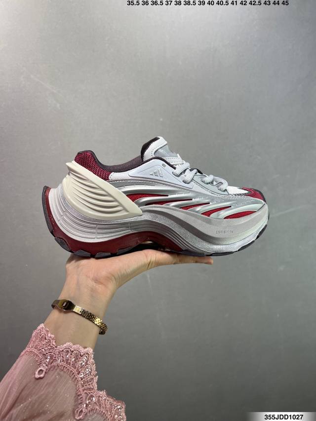 Ad Xlg Mtw系列 舒适百搭防滑耐磨低帮跑步鞋老爹鞋 Js 1 鞋面采用贯穿式银条 完整的线条流畅度带来充分的视觉享受 鞋舌若隐若现的Logo充满神秘感