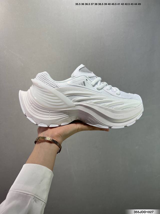 Ad Xlg Mtw系列 舒适百搭防滑耐磨低帮跑步鞋老爹鞋 Js 1 鞋面采用贯穿式银条 完整的线条流畅度带来充分的视觉享受 鞋舌若隐若现的Logo充满神秘感