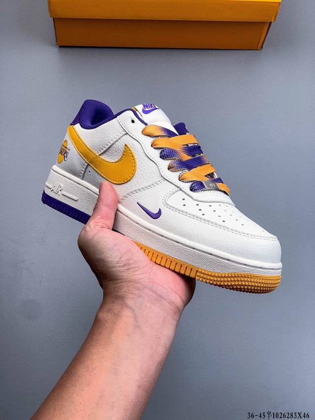 纯原版本 原楦数据纸版，采用硬质优质皮革鞋面材质，内置全掌Air Sole气垫。耐克 Nike Air Force 1 Low 空军一号低帮经典百搭休闲运动板鞋