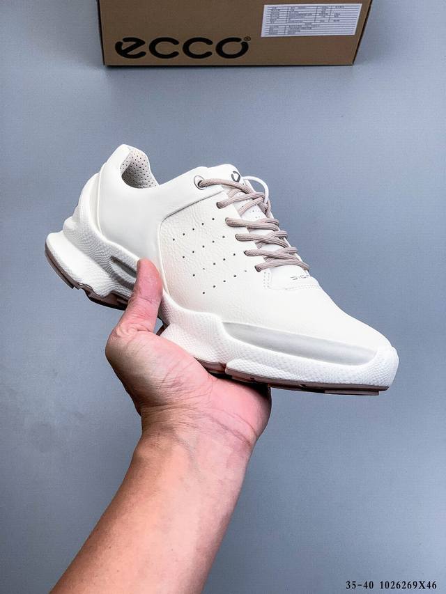 Ecco 爱步 男鞋代工原单品质，采用全头层工艺打孔牛皮革鞋面材质，采用直接注塑Pu中底，一体成型长效缓震，欧索莱吸汗去臭脚垫，正版硬质鞋盒及包装配件Ecco爱