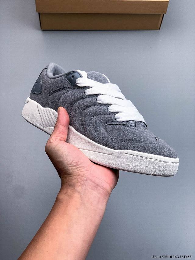 公司级！Nike耐克男鞋2025冬季新款 Jordan Session 运动休闲篮球鞋 延续90年代滑板鞋的面包轮廓造型，采用全皮质鞋身内衬加厚设计，后跟点缀J