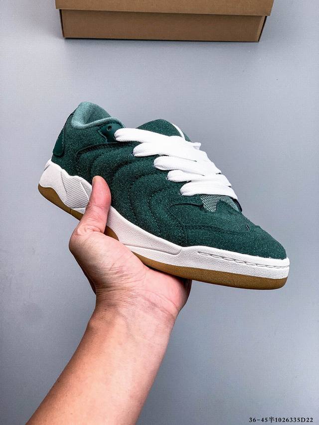 公司级！Nike耐克男鞋2025冬季新款 Jordan Session 运动休闲篮球鞋 延续90年代滑板鞋的面包轮廓造型，采用全皮质鞋身内衬加厚设计，后跟点缀J