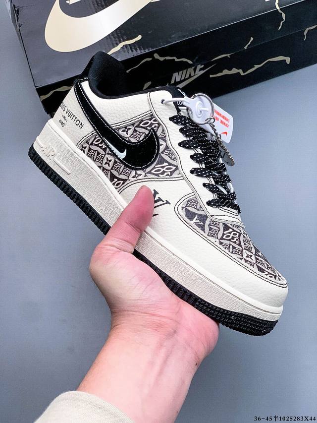 纯原版本 原楦数据纸版，采用硬质优质皮革鞋面材质，内置全掌Air Sole气垫。耐克 Nike Air Force 1 Low 空军一号低帮经典百搭休闲运动板鞋