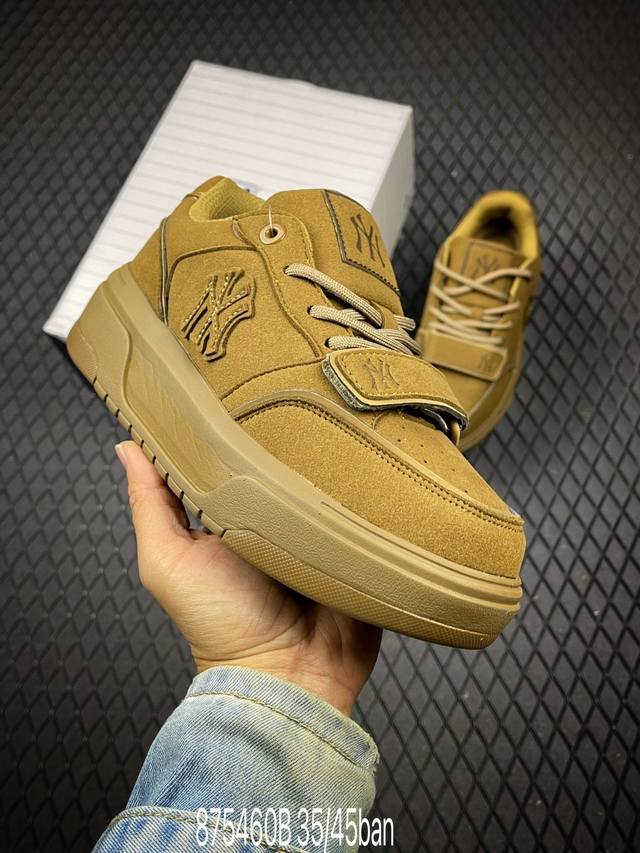 B 公司级Mlb Chunky Liner Mid Classic Monogram 厚底休闲鞋 Ny印花限定 牛皮材质运动鞋 货号：3Asxe035N 尺码：