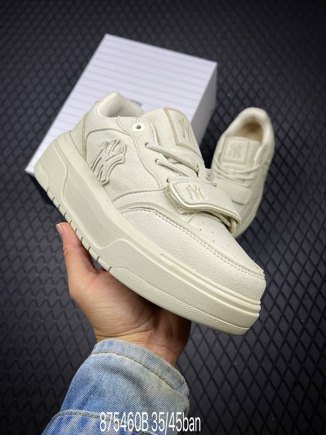 B 公司级Mlb Chunky Liner Mid Classic Monogram 厚底休闲鞋 Ny印花限定 牛皮材质运动鞋 货号：3Asxe035N 尺码：