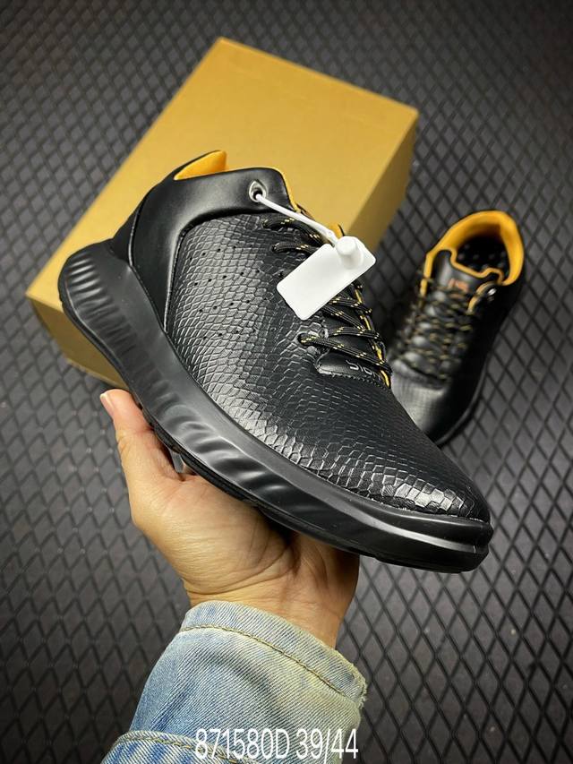 Ecco 爱步 经典新款 海外首发 健步系列 爱步休闲运动跑鞋 休闲鞋 透气网布网面 轻便环保Pu一体大底 独有鞋型设计 舒适百搭 运动尺码：39一44 编码：