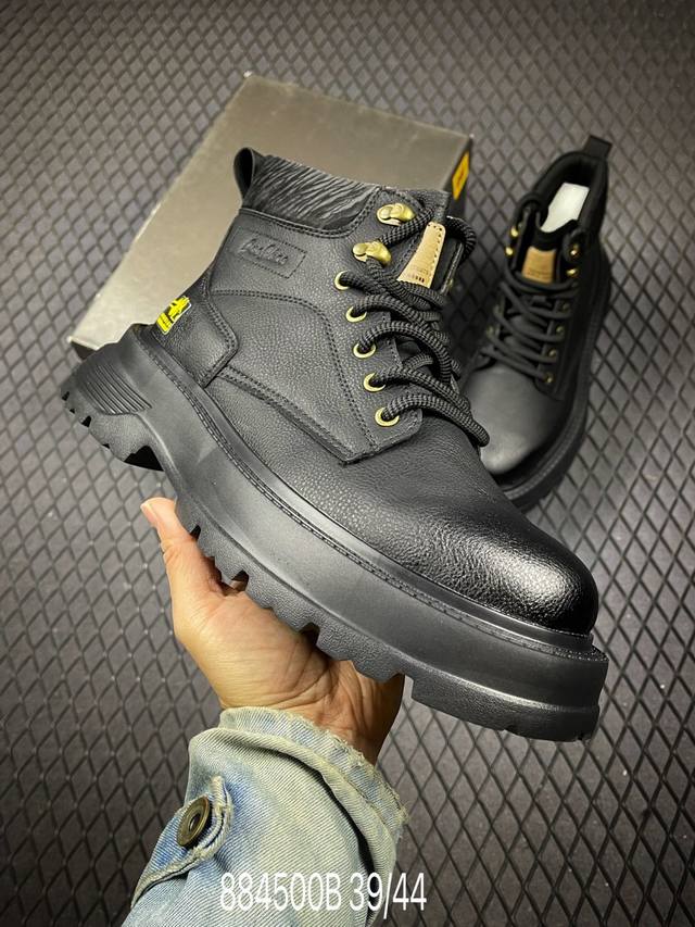 B Cat 卡特 男鞋广东中山代工原厂出品，升级原楦原装数据纸版楦型，采用硬质头层磨砂牛皮革鞋面材质，正确原盒包装吊牌，轻抗扭力防滑超耐磨橡胶外底部，完全还原Z