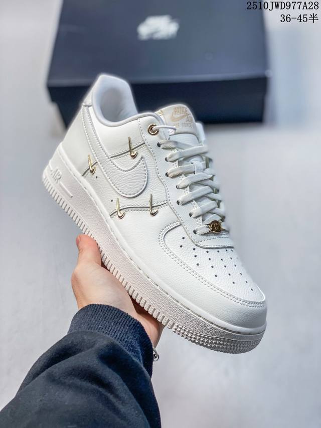 公司级Nike Air Force 1‘07 原楦头原纸板 打造纯正低帮空军版型 专注外贸渠道 全掌内置蜂窝气垫 原盒配件 原厂中底钢印、拉帮完美 货号:Io7