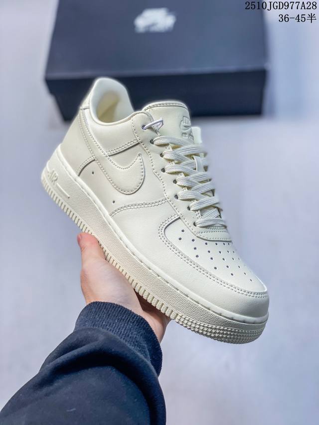 公司级Nike Air Force 7 原楦头原纸板 打造纯正低帮空军版型 专注外贸渠道 全掌内置蜂窝气垫 原盒配件 原厂中底钢印、拉帮完美 货号:Io7545