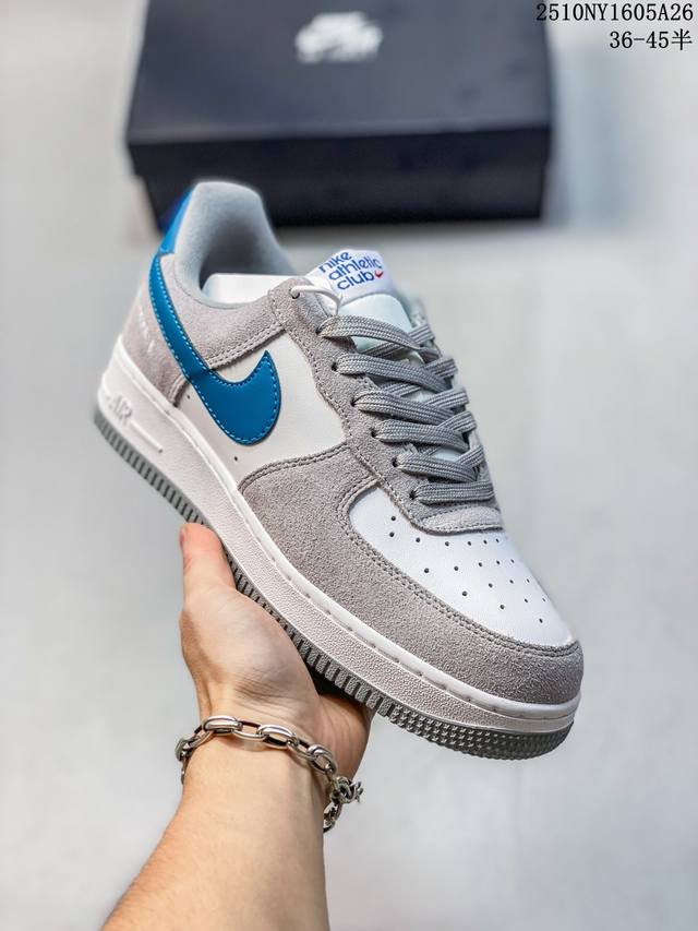 真标带半码耐克Nike Air Force 7空军一号低帮百搭休闲运动板鞋。柔软、弹性十足的缓震性能和出色的中底设计，横跨复古与现代的外型结合，造就出风靡全球三