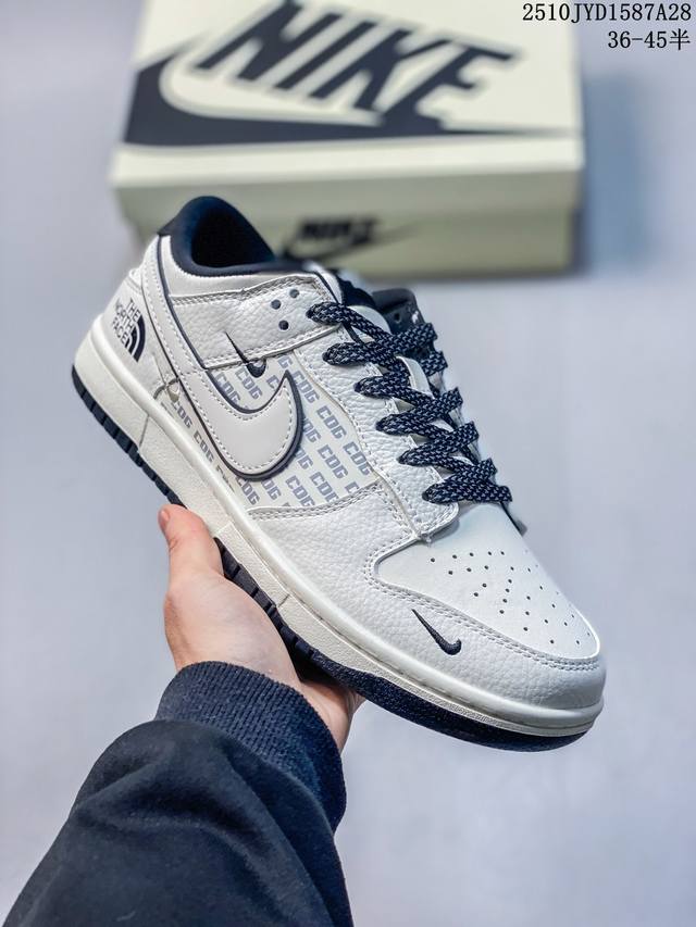 Nike Dunk Sb Low 全新配色 定制Dunk Sb顾名思义，具有经典的Dunk血缘，又注入了更多的时尚元素。相较于普通的Dunk滑板鞋，改良版的Du