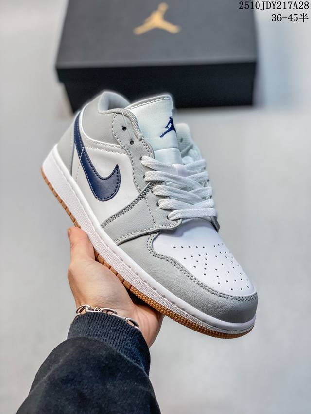 高品质乔丹Air Jordan 1 Low Aj1 Wh 乔1 低帮复古文化休闲运动篮球鞋。凭借出色的性能和吸睛的外观， Air Jordan直是风球场和街头的
