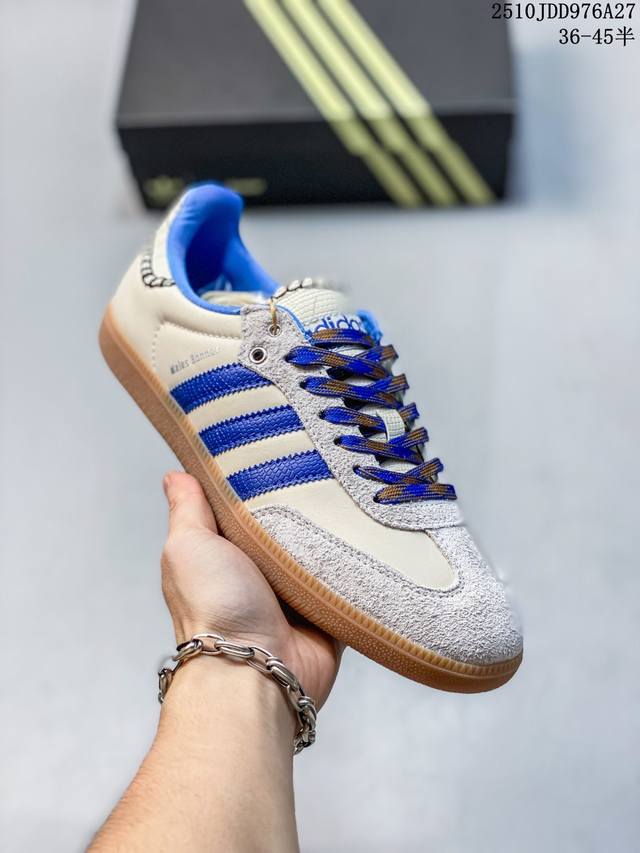 公司级阿迪达斯 Adidas Wb Pony Tonal Samba 运动板鞋 经典三叶草与德训鞋结合 复古种草。 年，是阿迪达斯Samba之年。Samba系列