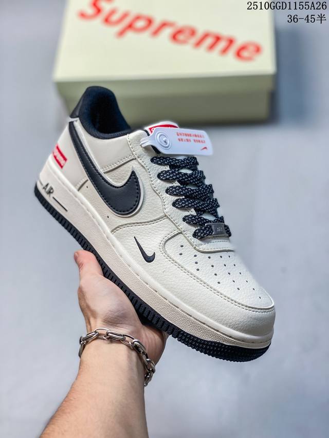 海外限量发售！公司级Nike Air Force 1 '07 Low “Supreme联名 经典黑满天星”空军一号 低帮 运动鞋 休闲鞋 折边针车 工艺难度大