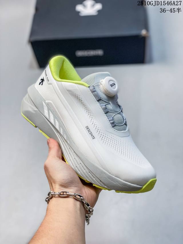 公司级迪桑特Descente Lavitate Wire 3.0 舒适百搭防滑耐磨 低帮 休闲跑步鞋 采用大网眼材质鞋面 轻薄通透不闷热 前掌易弯折设计 提供灵